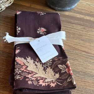 NWT Pottery Barn Antique Rose Napkin Set of 4